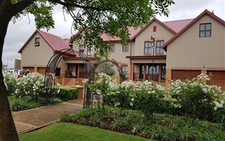 3 Bedroom Cluster in Heritage Hill
