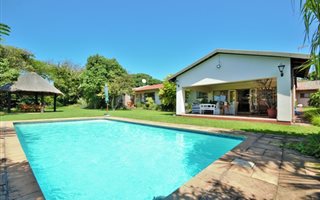 6 Bedroom House in Amanzimtoti