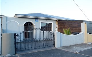 3 Bedroom House in Rondebosch East