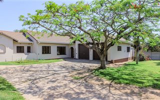 5 Bedroom House in Fairview