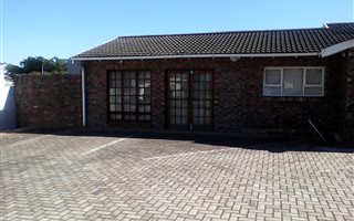 286 m² Office Space in Newton Park