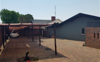 3 Bedroom House in Edleen