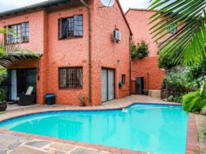 3 Bed Townhouse in Padfield Park