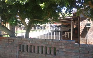 8 Bedroom House in Olifantshoek