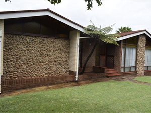 4 Bed House in Hazel Park