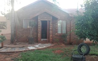 3 Bedroom House in Chantelle