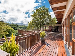 4 Bedroom House in Bergsig