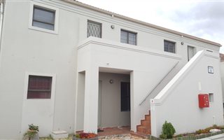 3 Bedroom Apartment in Vredekloof East