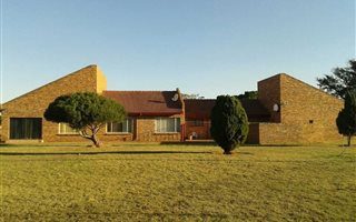 8656 m² Smallholding in President Park