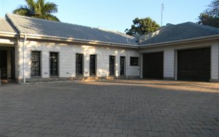 4 Bedroom House in Meerensee