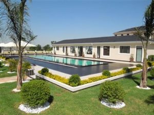 2 Bed Apartment in Broadacres