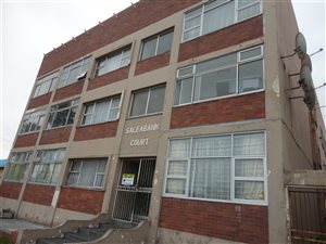 2 Bed Flat in Quigney