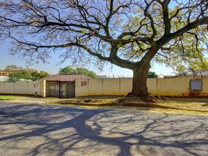 495 m² Land available in Westdene