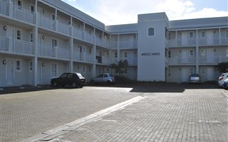 2 Bedroom Apartment in Nuutgevonden