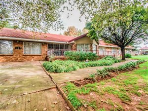 3.8 ha Farm with House in Glendonald AH