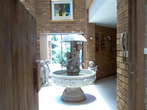 5 Bed House in Poortview