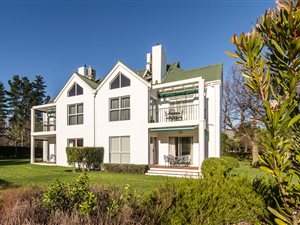 2 Bed Apartment in Erinvale Estate