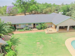 2.4 ha Farm in Waterkloof
