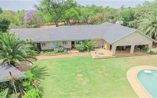 2.4 ha Farm in Elarduspark