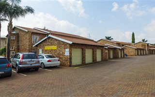 3 Bedroom Townhouse in Zwartkop