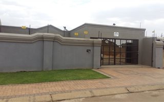 3 Bedroom House in Emdeni
