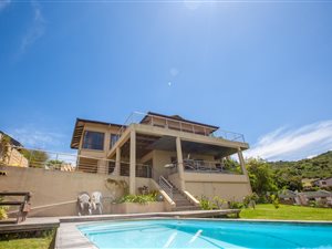 5 Bed House in Old Place