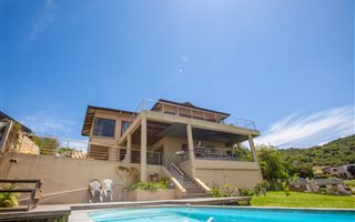 5 Bedroom House in Old Place