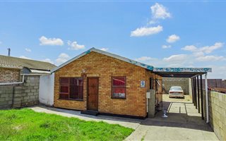 2 Bedroom House in Bethelsdorp
