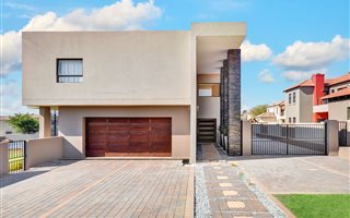 4 Bedroom House in Crescent Wood Country Estate