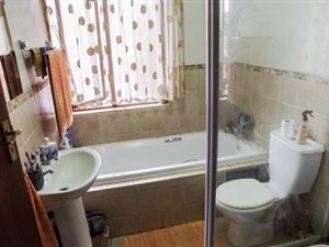 2 Bed Townhouse in Montana Park