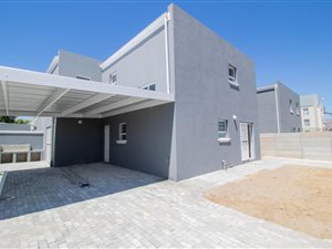 4 Bed Townhouse in Strand Central