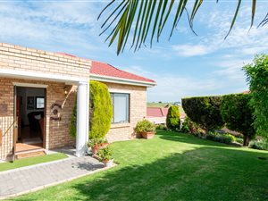 3 Bed Townhouse in Rooirivierrif