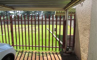3 Bedroom House in Daggafontein