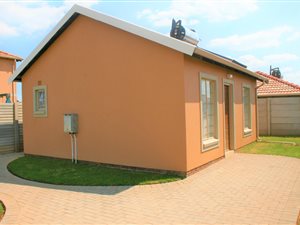 2 Bed House in Katlehong