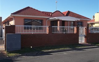 3 Bedroom House in Fairways