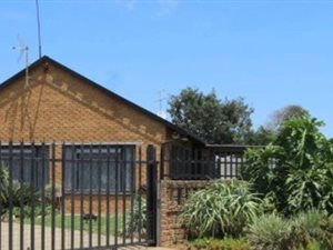 3 Bed House in Modder East
