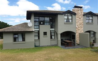 3 Bedroom Townhouse in Hartenbos Landgoed