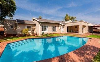 3 Bedroom House in Weltevreden Park