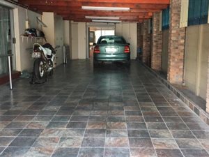 3 Bed House in Surrey Estate