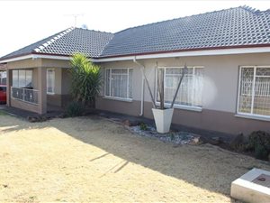 3 Bed House in Kempton Park Central