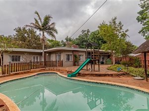 4 Bed House in Meyerspark