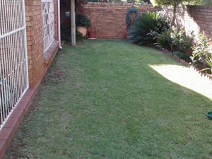 2 Bed Townhouse in Vanderbijlpark SE