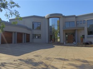 5 Bed House in Safari Gardens
