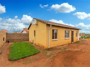 3 Bed House in Protea Glen