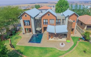 4 Bedroom House in Midlands Estate