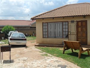 2 Bed House in Vosloorus