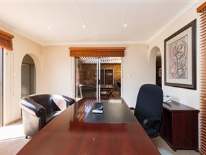 347 m² Office Space in Amandasig