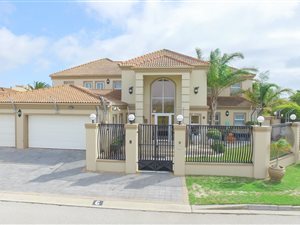 6 Bed House in Summerstrand