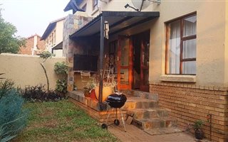 2 Bedroom Duplex in Garsfontein