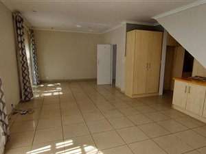 4 Bed Duplex in Claudius